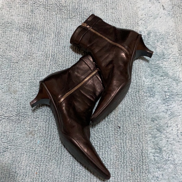 PRADA LEATHER BOOTS - Picture 2 of 12